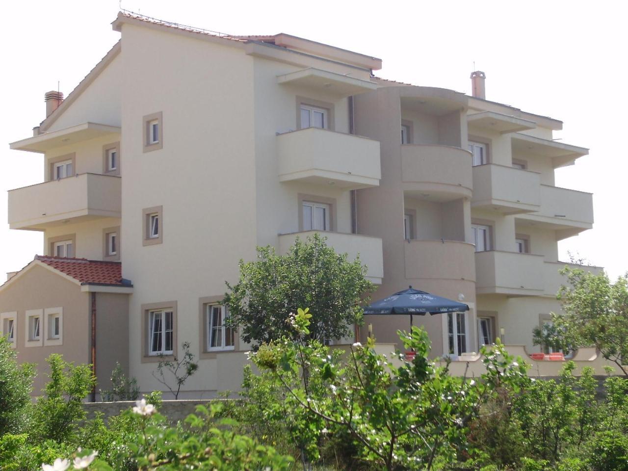 Bed & Breakfast Jugo Novalja Luaran gambar
