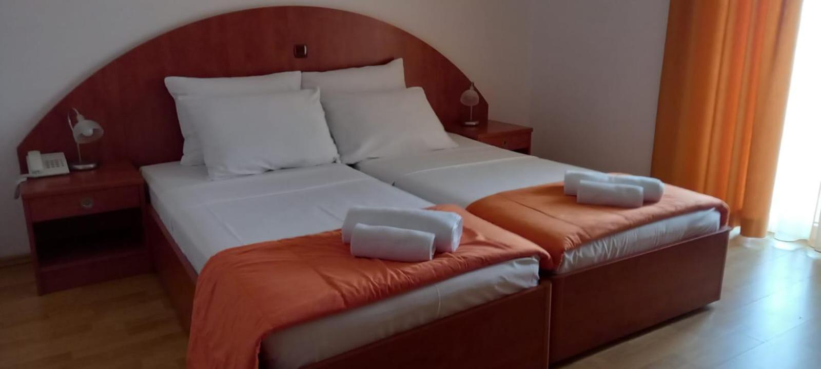 Bed & Breakfast Jugo Novalja Luaran gambar