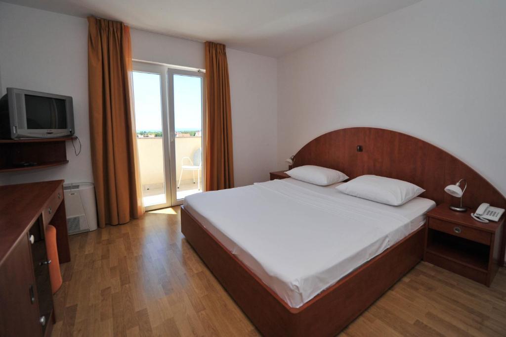 Bed & Breakfast Jugo Novalja Bilik gambar